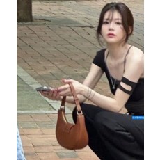★[고윤정 PICK] 셀린느 미디엄 아바 트리옹프백