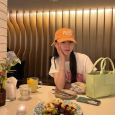 ★[안소희 PICK] 보테가베네타 아르코 라이트 옐로우 토트백